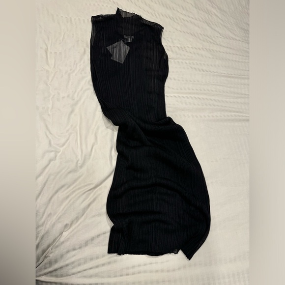 COS Sheer Plissé Midi Dress (Black) Size Large - Picture 7 of 9